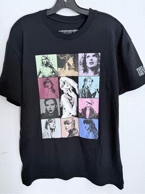 Taylor Swift the eras tour black T-shirt women’s size small